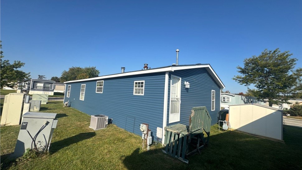 Roofing, Roofing Replacement, Siding Project in Park City, IL by Horizon Restoration