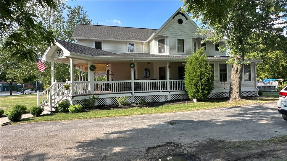 Gutters, Roofing Project in Frankfort, IL by Horizon Restoration