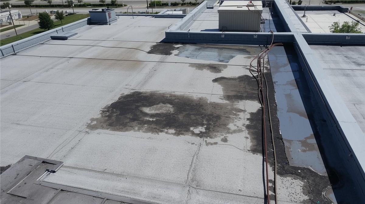 Flat Roof Repair in Schaumburg, IL: Common Issues for Commercial Buildings