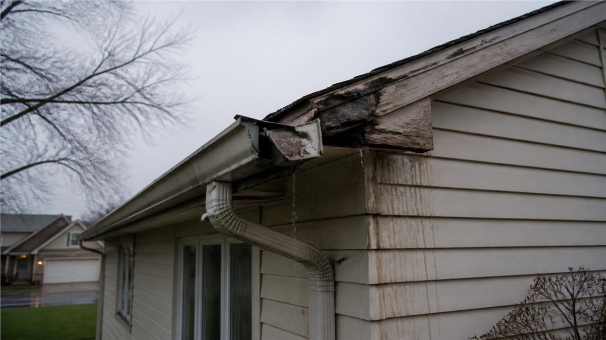 Gutter Installation Mistakes in Menomonee Falls, WI: What to Avoid