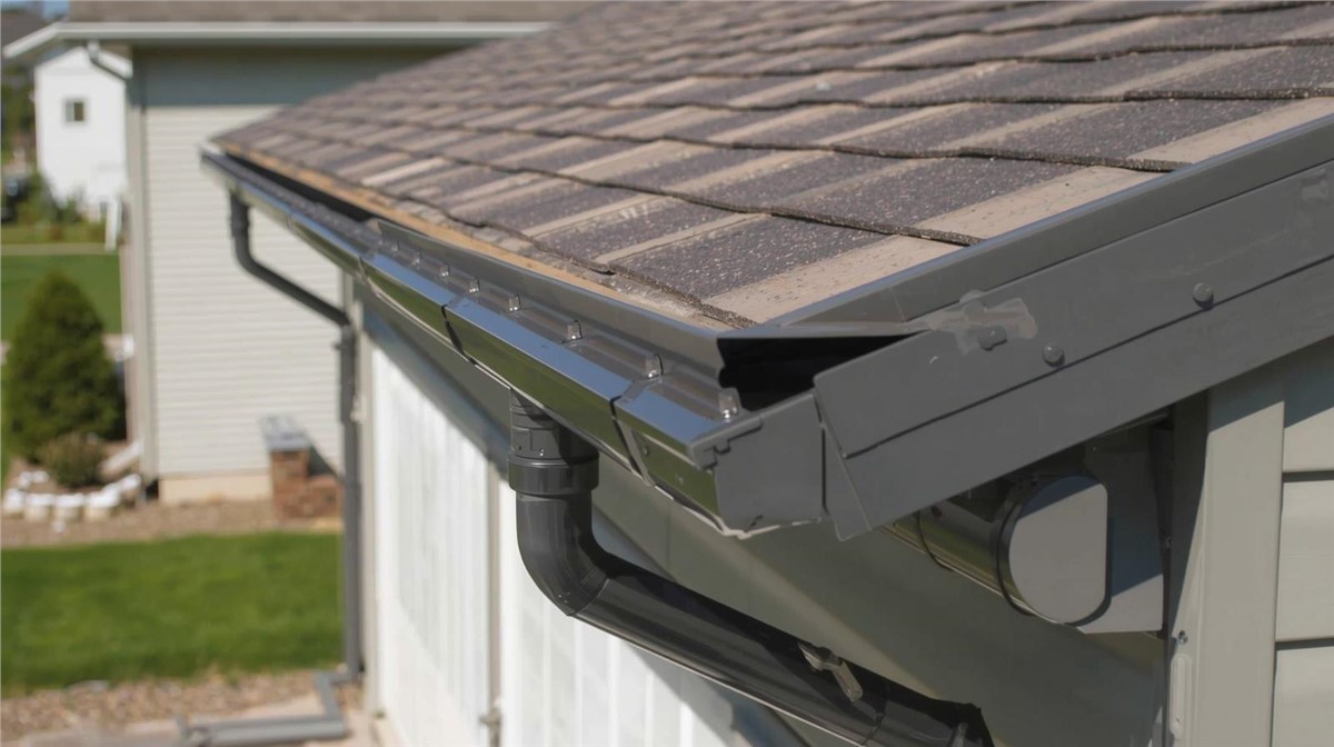 Gutter Installation Near Me in Crystal Lake, IL: Seamless Gutters, Sizes & Pricing