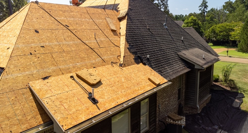 Replacing a Roof in Rockford, IL: A Homeowner's Guide