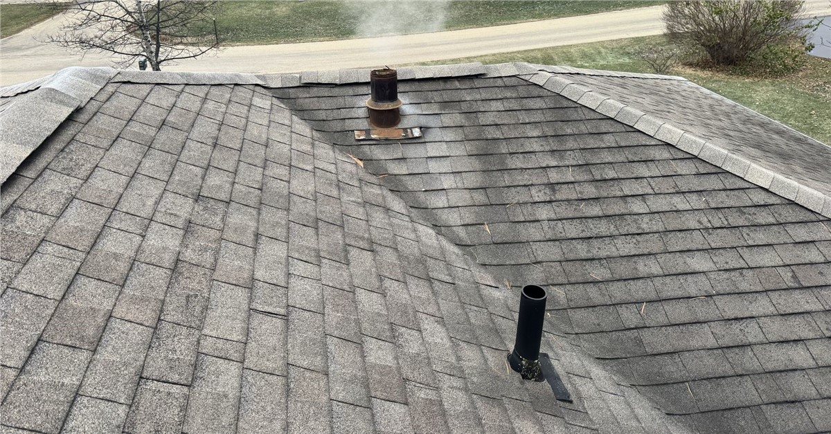 5 Signs Your Roof Won’t Survive an Illinois Winter (and What to Do About It)