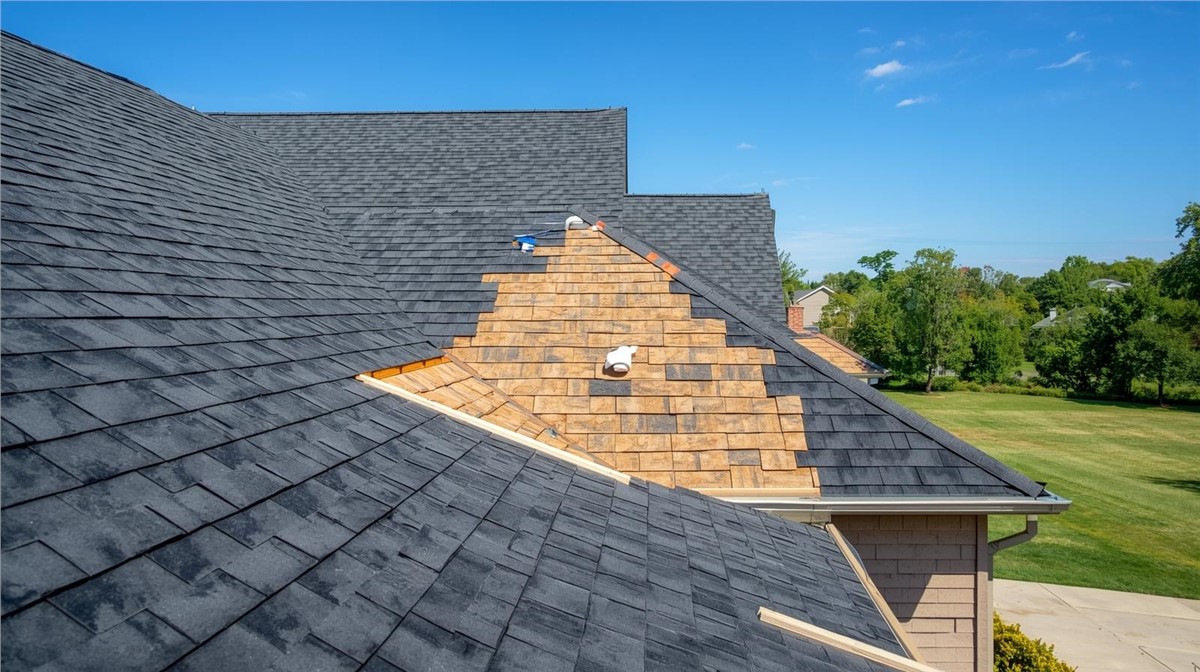 Roofing in Rockford, IL: Repair vs. Replacement — What’s Right for You?