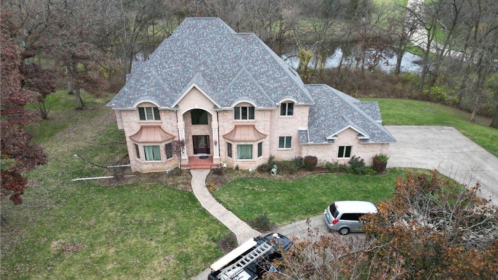 Professional roofing and siding installation in Janesville, WI home exterior project