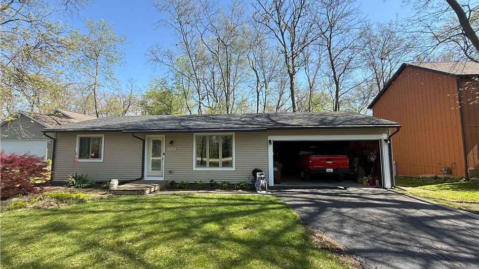 Siding, Windows Project in Davis, Illinois by Huskie Exteriors