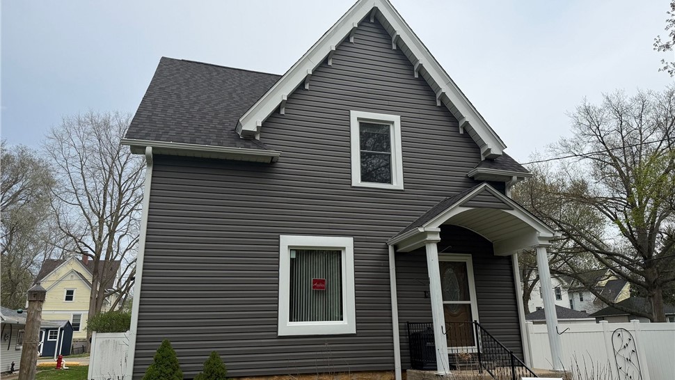 Windows Project in Oregon, IL by Huskie Exteriors