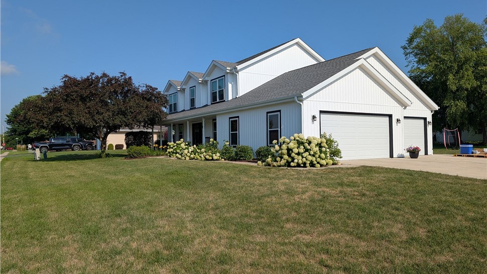 Siding Project in Byron, Illinois by Huskie Exteriors