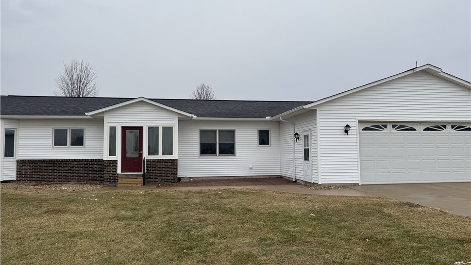 Siding Project in Dixon, Illinois by Huskie Exteriors