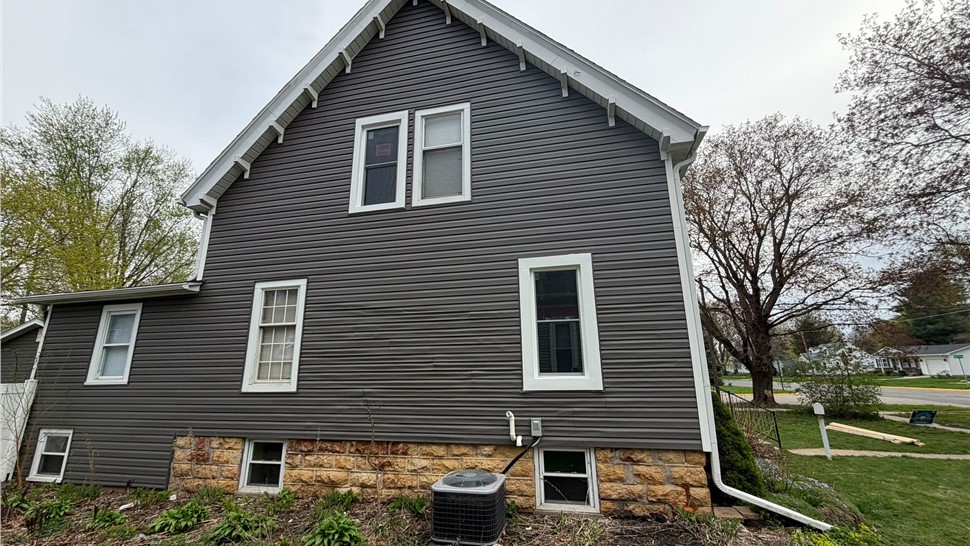 Windows Project in Oregon, IL by Huskie Exteriors
