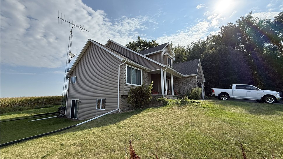 Siding Project in Pecatonica, Illinois by Huskie Exteriors
