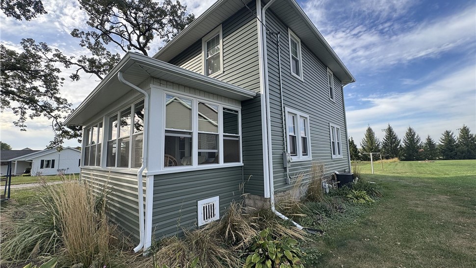Siding, Windows Project in Byron, Illinois by Huskie Exteriors