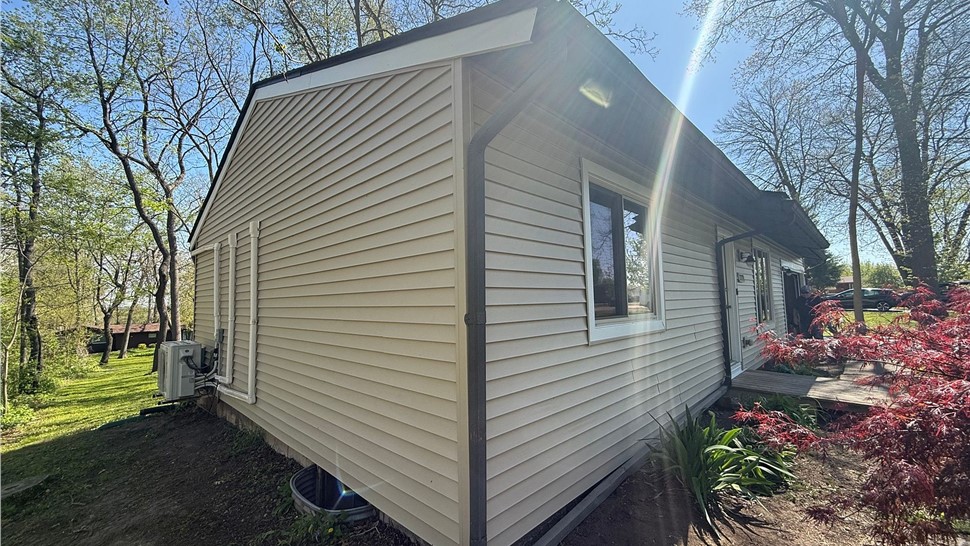 Siding, Windows Project in Davis, Illinois by Huskie Exteriors