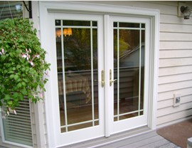 SLIDING GLASS DOORS Photo 1