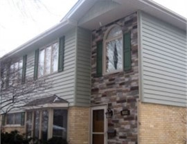 TRIPLE 6” SIDING STYLE Photo 2