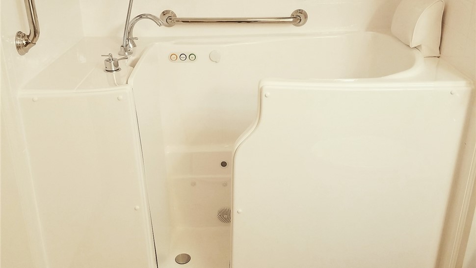 Bathrooms - Walk-in Tubs | Boca Photo 44