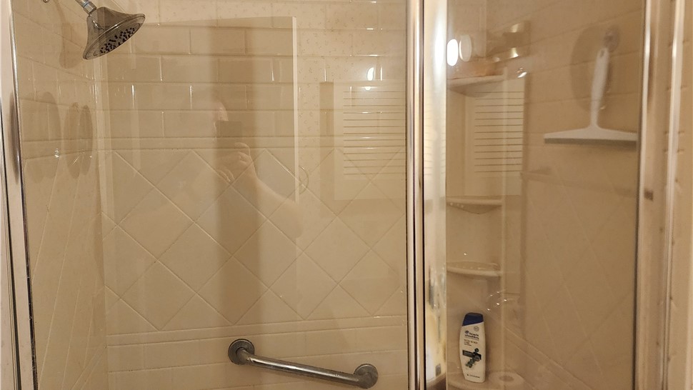 Bathrooms Project in Crossville, Tennessee by Innovative Home Services