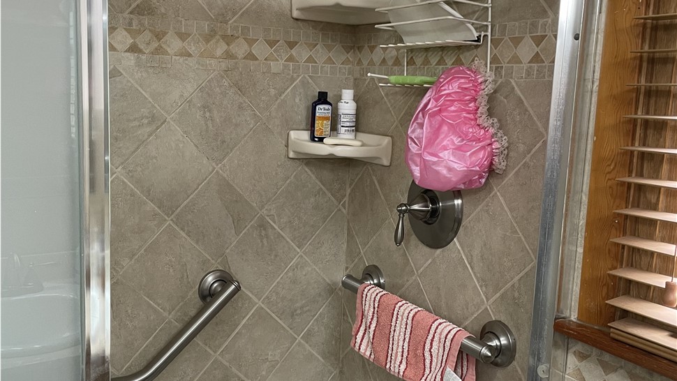 Bathrooms Project in Crossville, TN by Innovative Home Services