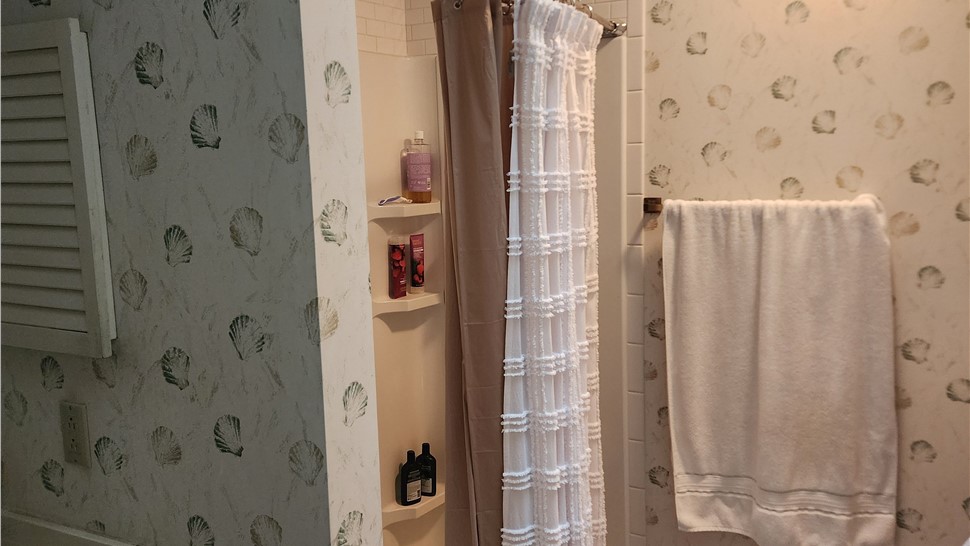 Bathrooms Project in Crossville, Tennessee by Innovative Home Services