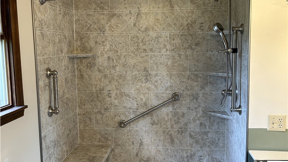 Bathrooms Project in Jacksboro, TN by Innovative Home Services
