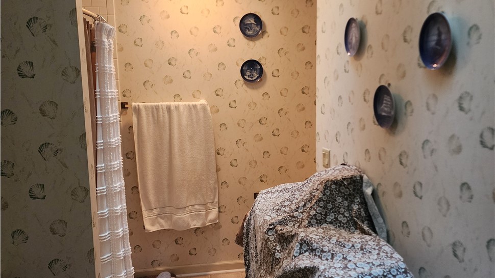 Bathrooms Project in Crossville, Tennessee by Innovative Home Services