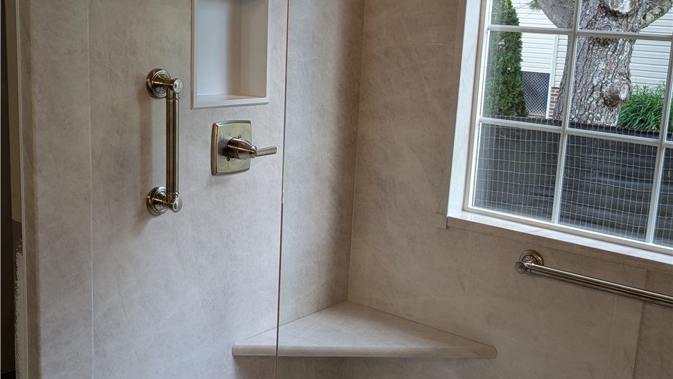 Bathrooms Project in Crossville, Tennessee by Innovative Home Services