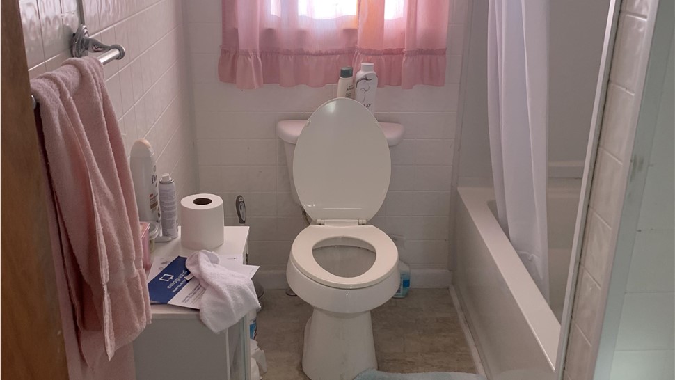 Bathrooms Project in Rockwood, TN by Innovative Home Services