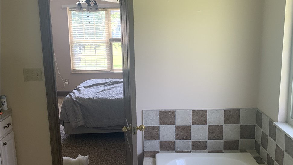 Bathrooms Project in Madisonville, Tennessee by Innovative Home Services