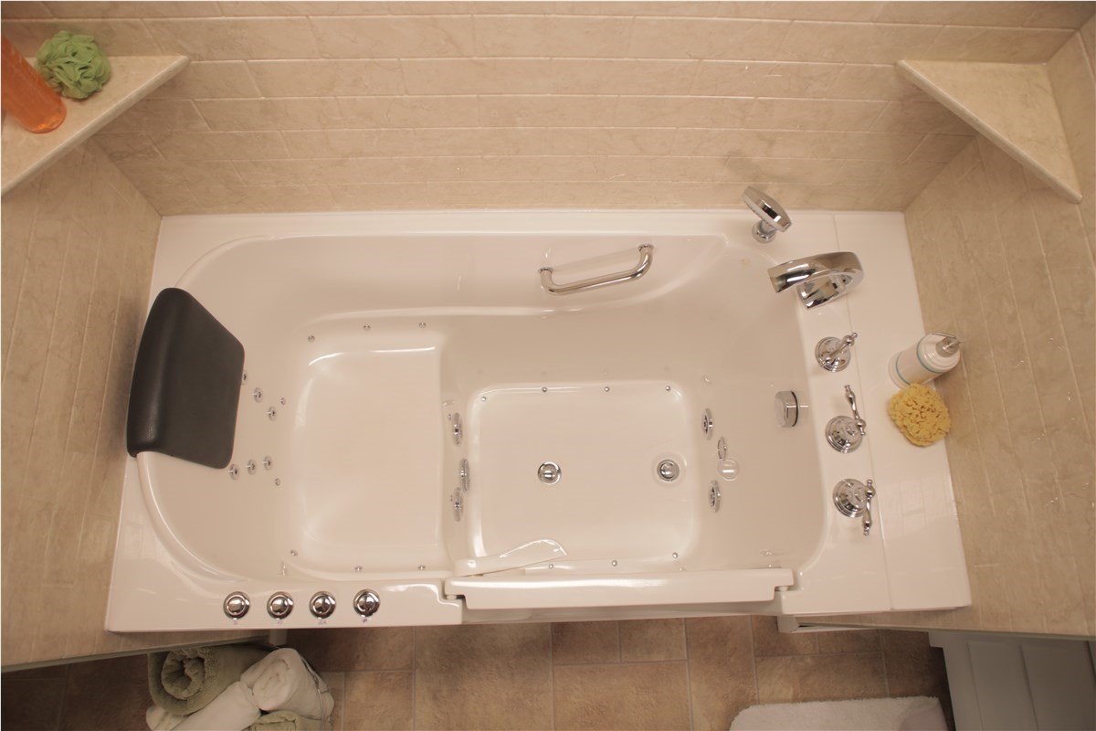 7 Things Seniors Should Consider Before Replacing a Tub with a Walk-In Shower