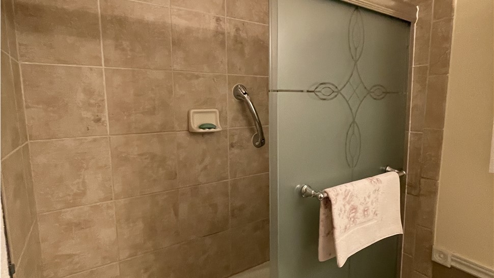 Bathrooms Project in Knoxville, TN by Innovative Home Services