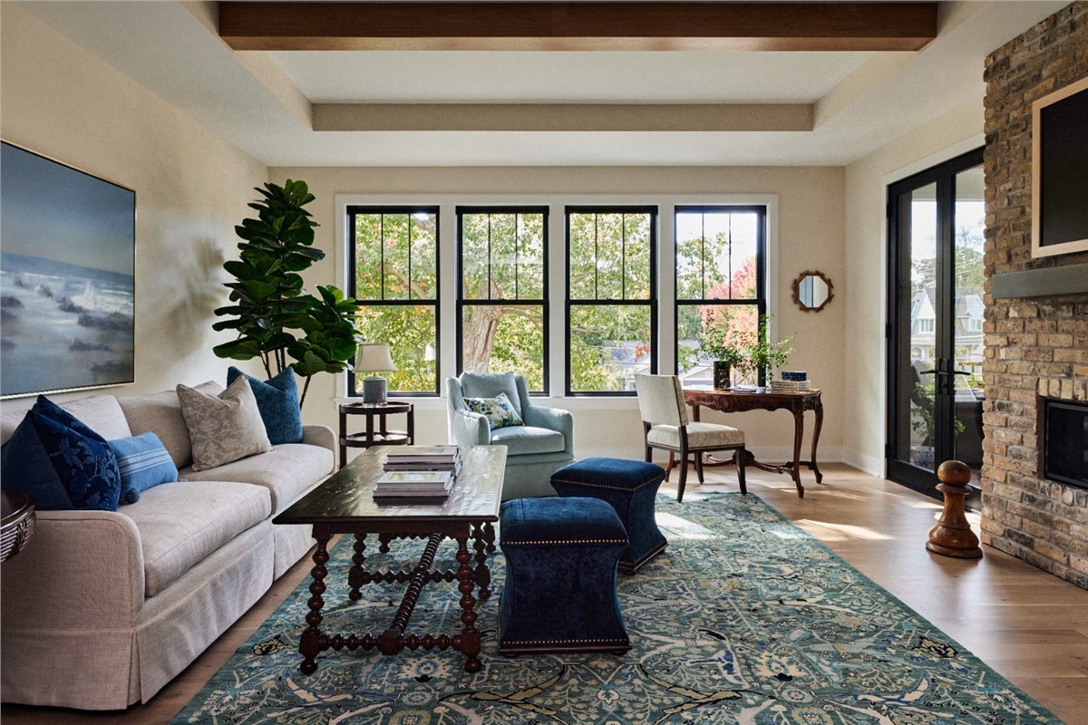 Window Repair vs. Window Replacement – Making the Right Choice for Your Home