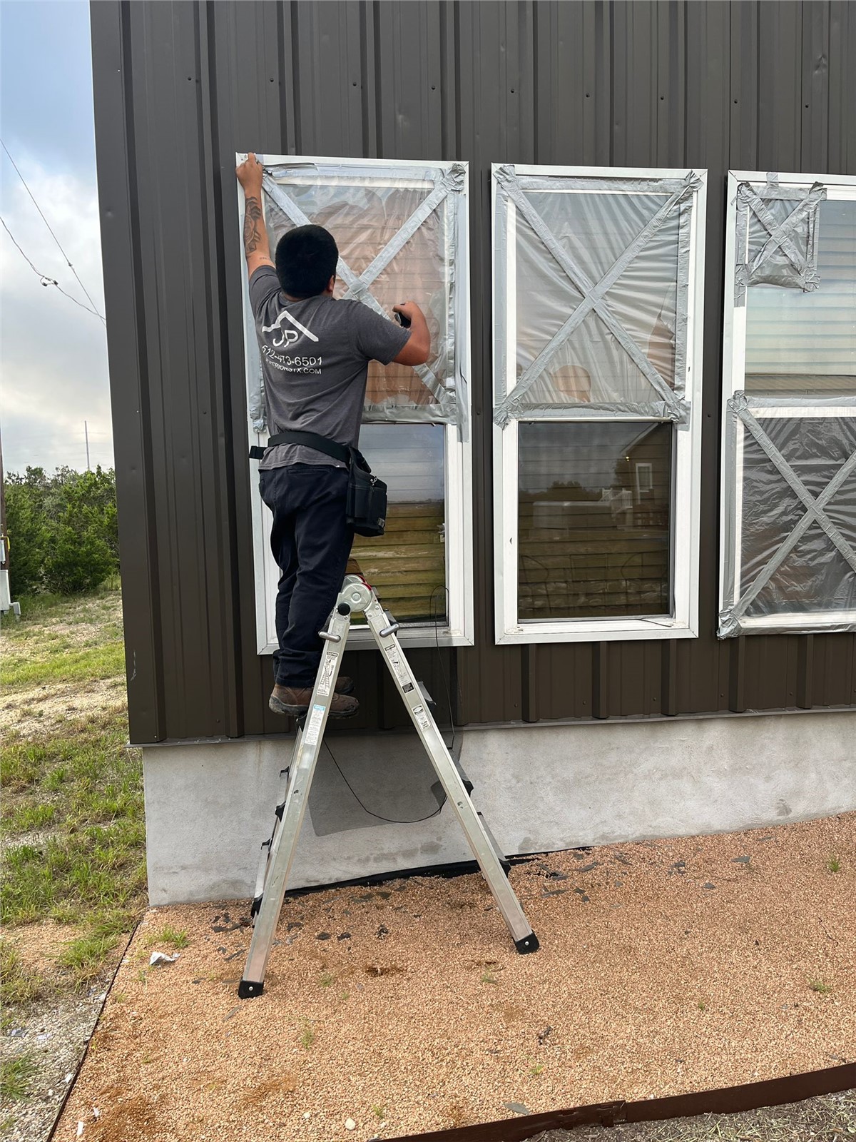 Window Repair vs. Window Replacement – Making the Right Choice for Your Home
