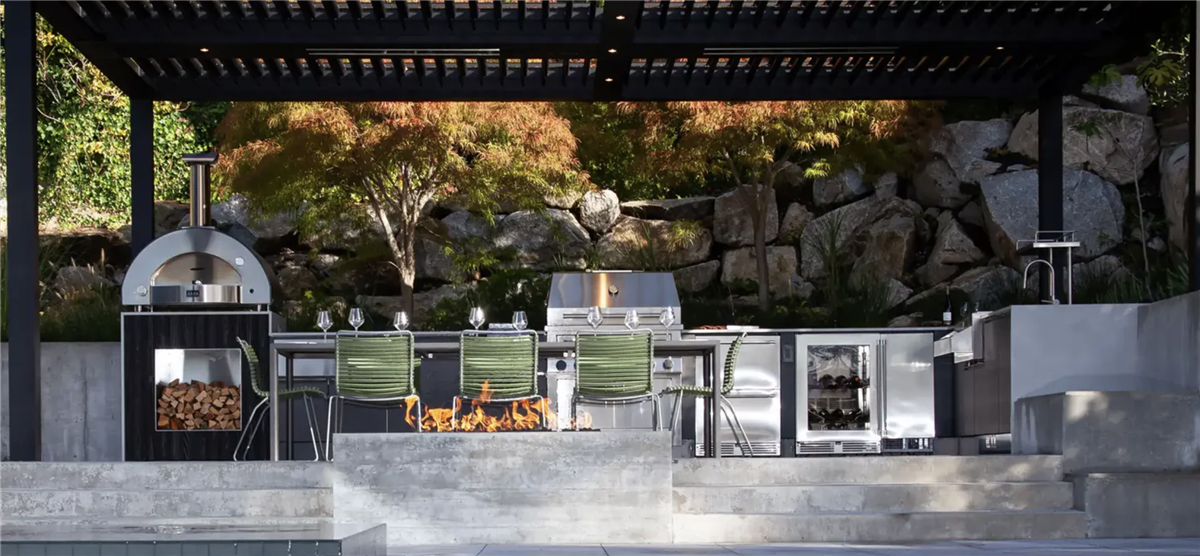 Pergolas, Patios & Outdoor Kitchens: Planning an Outdoor Living Space That Survives Texas Summers