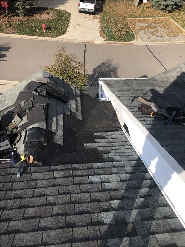 What Are the Top Signs That My Rochester Hills Roof Needs to Be Replaced?
