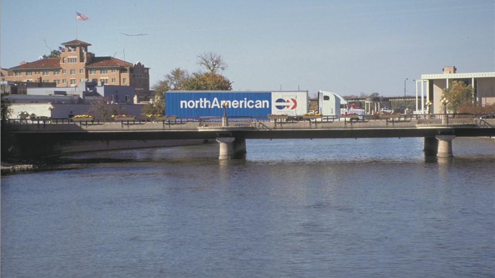 Long Distance Movers Photo 1