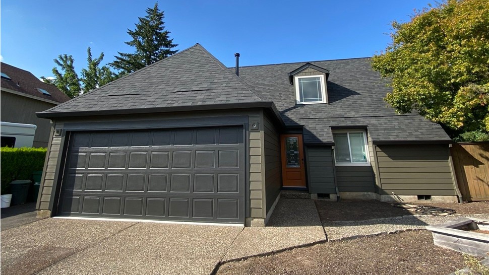 Roofing Installers Photo 1