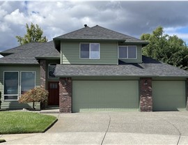 Roofing Installers Photo 4