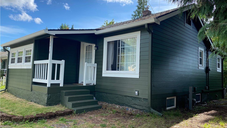 Gutters, Siding Project in Vancouver, WA by KVN Construction