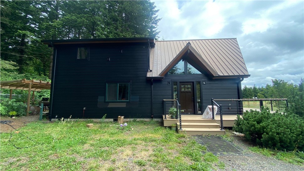 Expert Siding and Windows Project Near You on SE Nichols Hill Rd
