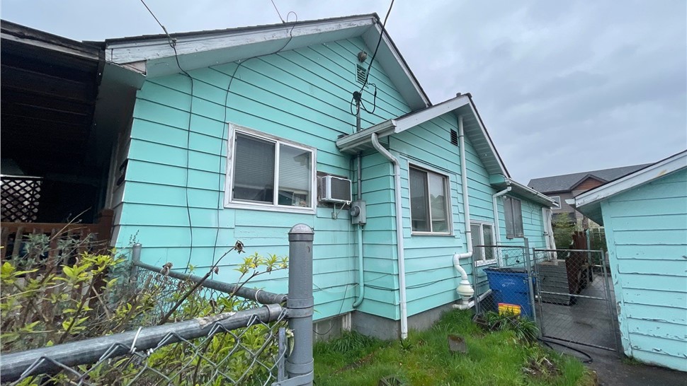 Gutters, Siding, Windows Project in Vancouver, WA by KVN Construction