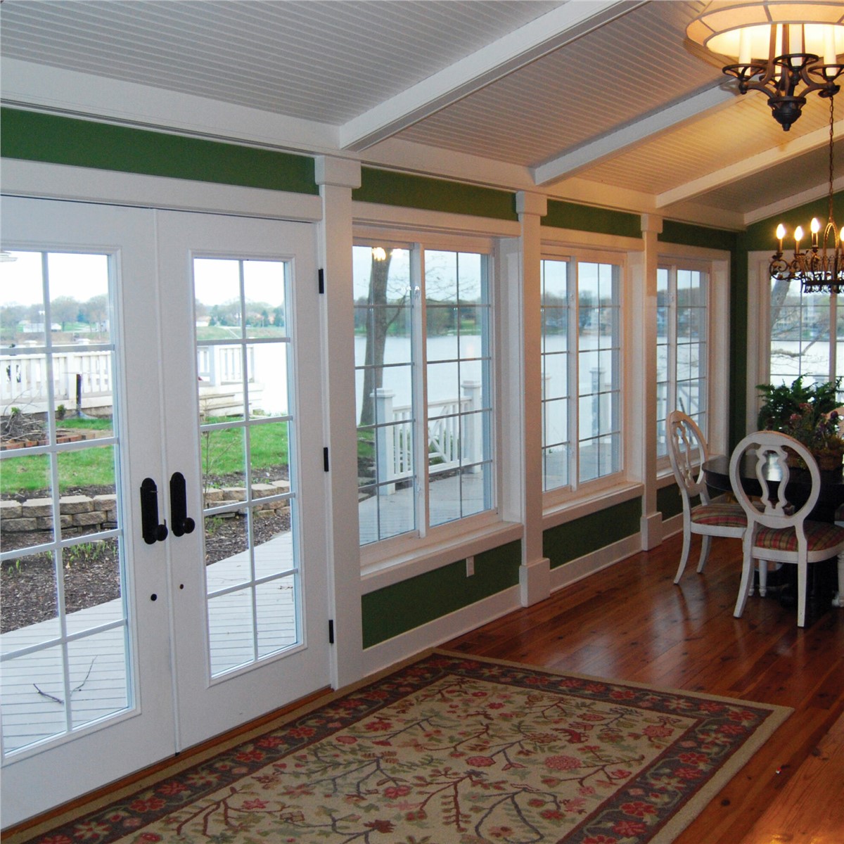 Why Is Summer the Best Time to Replace Your Windows in Pittsburgh, PA?