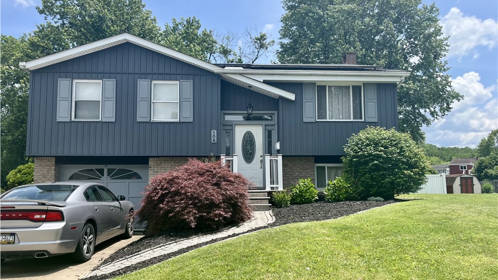 Siding Project in Elizabeth, PA by Legacy Remodeling