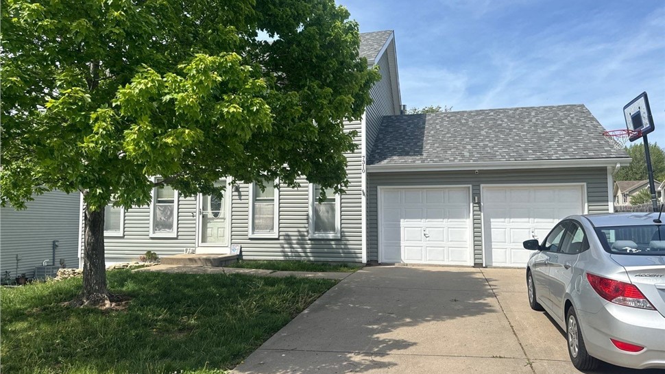 Roofing Project in Pleasant Valley, MO by Liberty Roofing Inc.