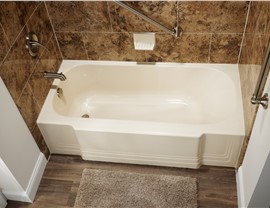 Bath Wall Surrounds Photo 22