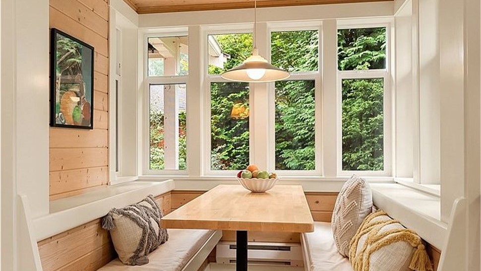 Kitchen Seating Areas Photo 1