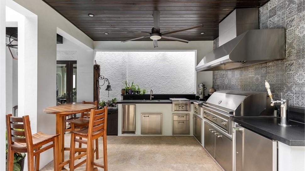 Outdoor Kitchens Photo 25