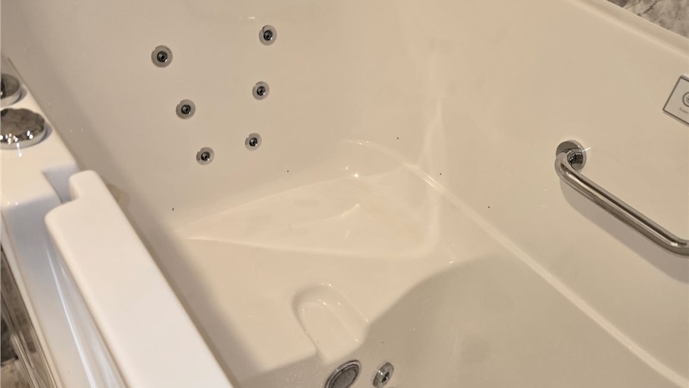 Walk-In Tubs Project in Mount Dora, FL by Luxury Bath of Central Florida