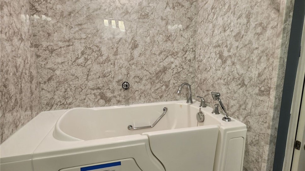 Walk-In Tubs Project in Mount Dora, FL by Luxury Bath of Central Florida