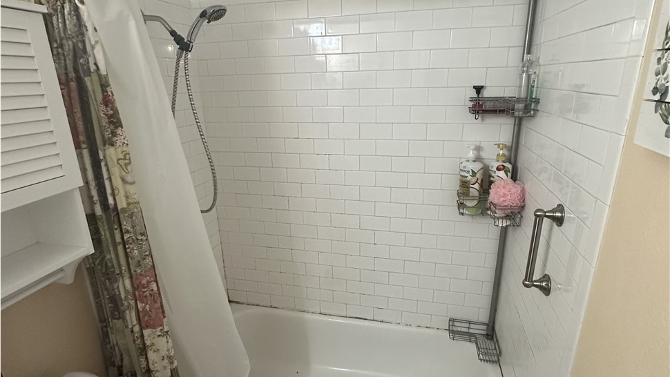 Bath Conversion Project in Iowa Park, TX by Luxury Bath of Texoma