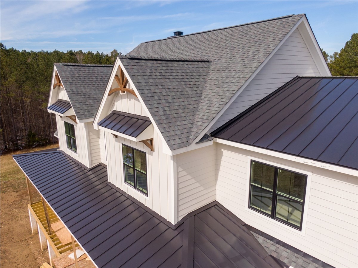 5 Signs It Is Time to Replace Your Roof in Dallas, TX